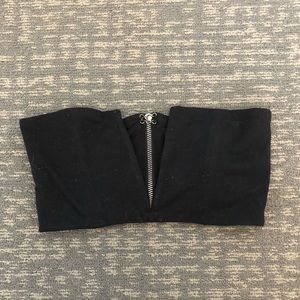 Deep V strapless crop top